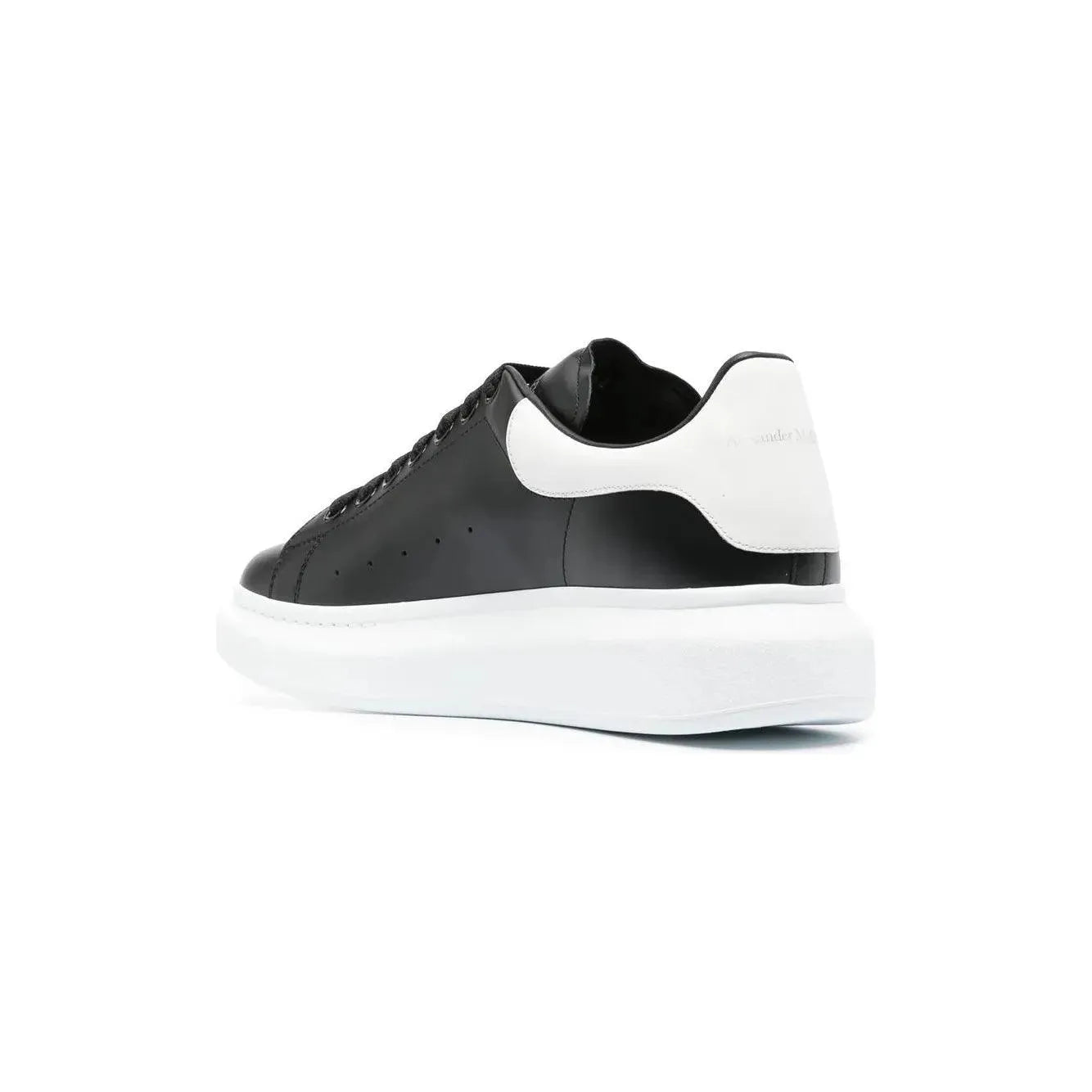 Alexander McQueen "Black/White" - Manore Store