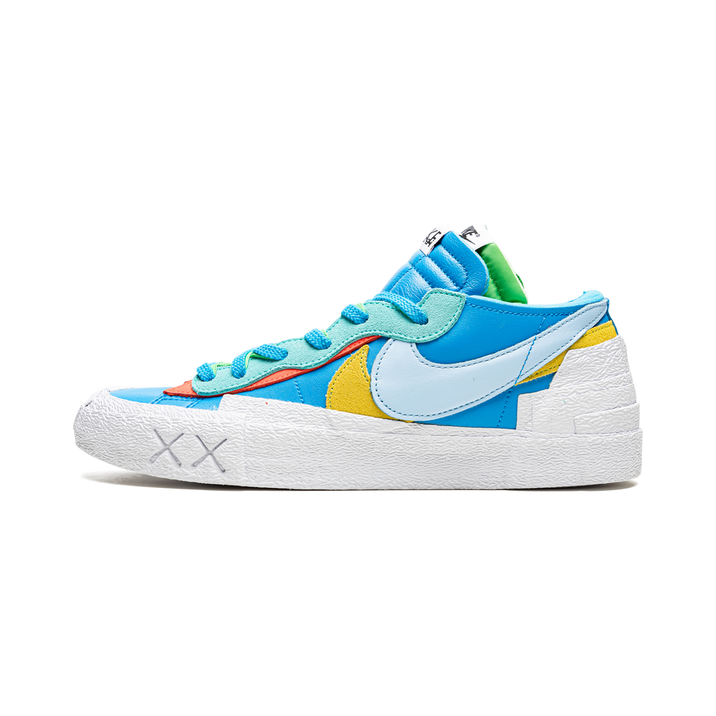 Blazer Low Sacai "Kaws Blue" - Manore Store