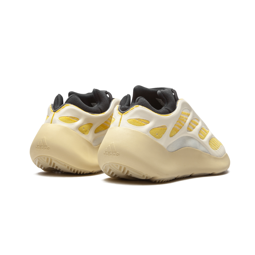 Yeezy Boost 700 V3 "Safflower" - Manore Store