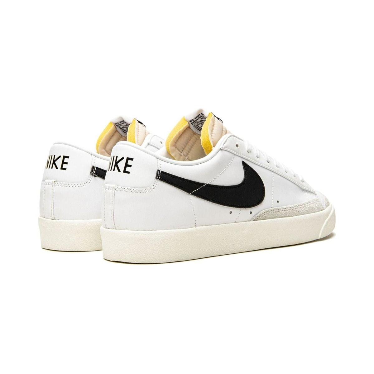 Blazer Low 77 VNTG "White/Black" - Manore Store