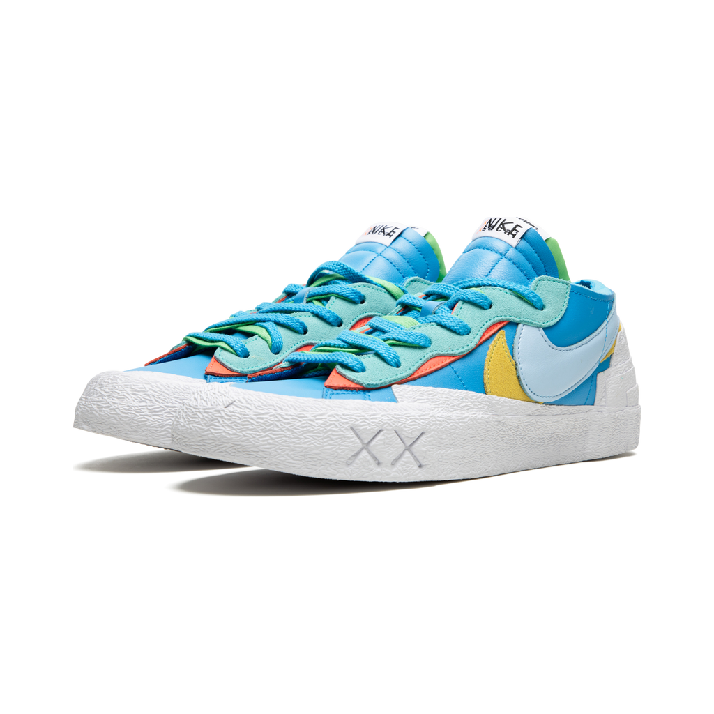 Blazer Low Sacai "Kaws Blue" - Manore Store