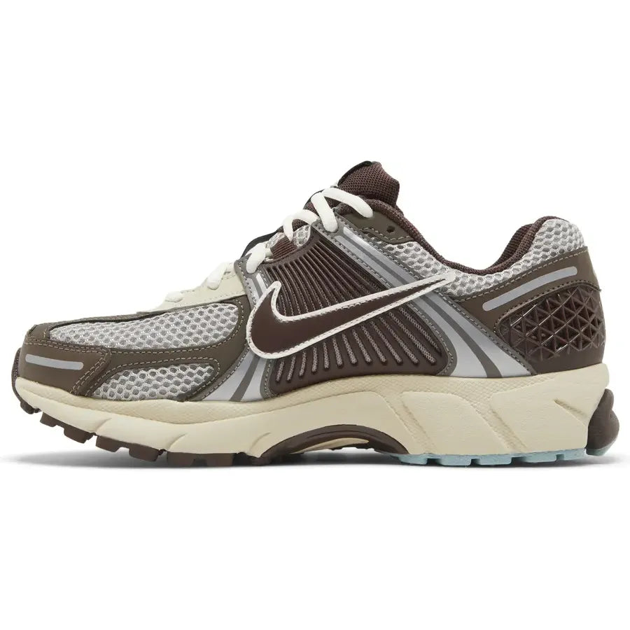 Nike Vomero 5 "Earth Fossil" - Manore Store