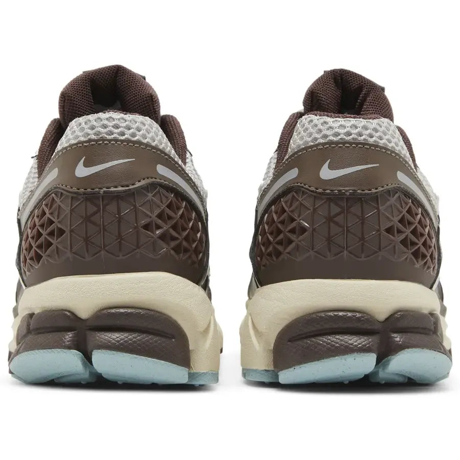 Nike Vomero 5 "Earth Fossil" - Manore Store