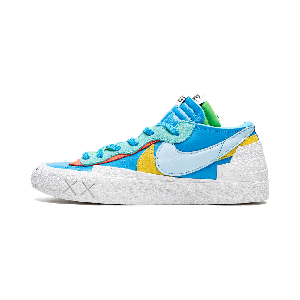 Blazer Low Sacai "Kaws Blue" - Manore Store