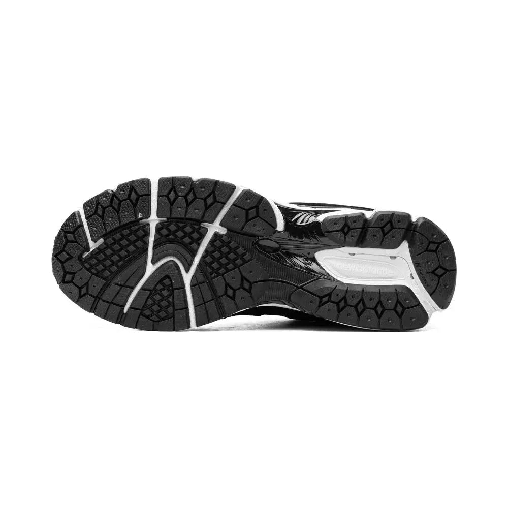 New Balance 2002R "Black / Gunmetal" - Manore Store