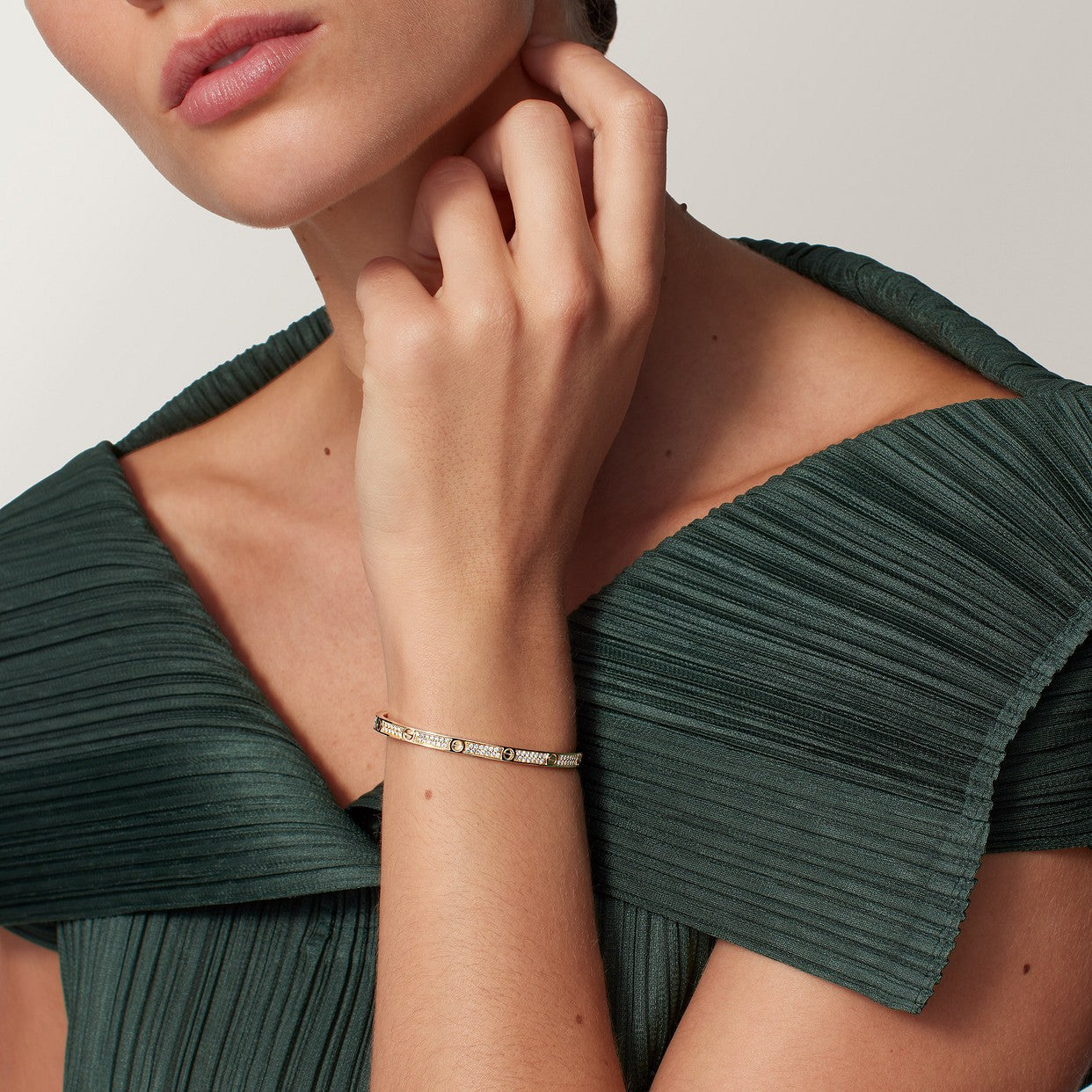 BRACELET CARTIER LOVE PETIT MODÉLE CLASSIQUE PAVÉ GOLD