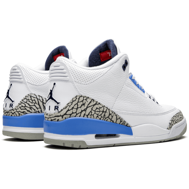 Air Jordan 3 UNC